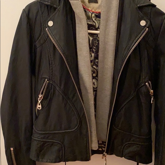 Leather jacket - Picture 3 of 6